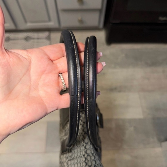 Elegant Black and Gray Women's Handbag - Picture 2 of 8